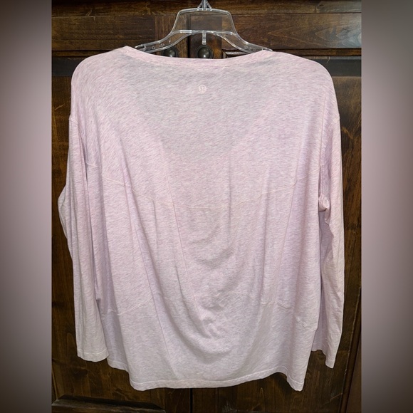 Lululemon Women’s 4 Long Sleeve V-Neck Back In Action Lightweight Pullover - Picture 4 of 6
